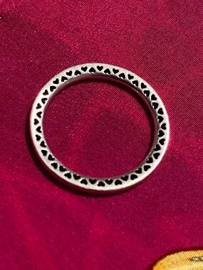 Pandora Sterling Silver Band of Hearts ring Size 7
